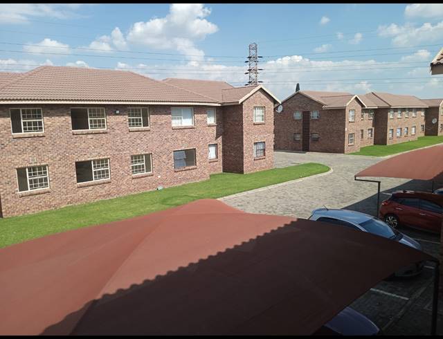 1 BEDROOM APARTMENT FOR SALE IN FAIRLEADS